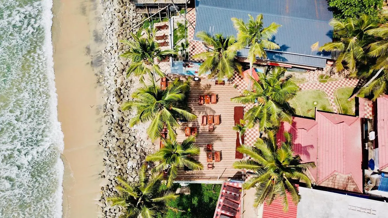 Black Beach Resort Varkala 3*,